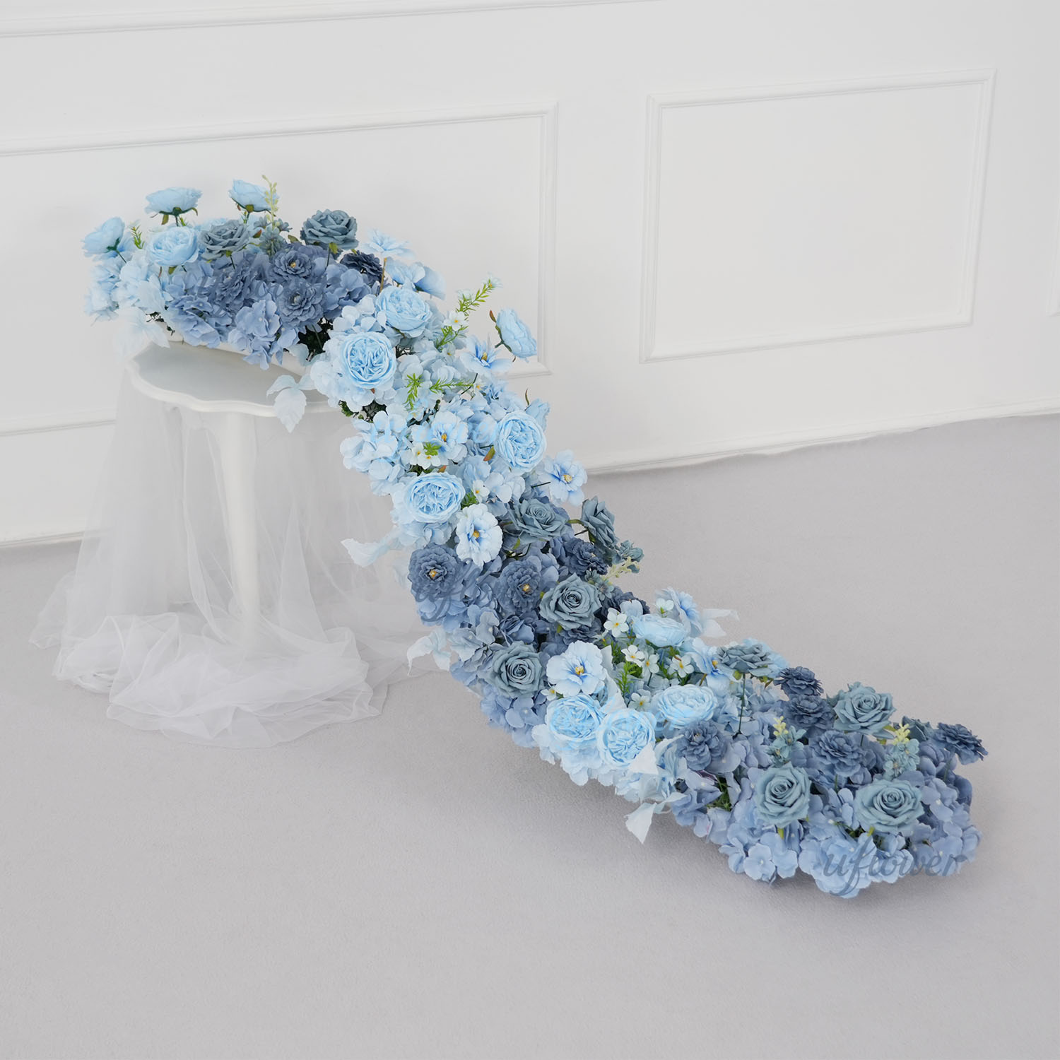 Table Runner - Rangkaian Bunga Mawar Biru Buatan, Dekorasi